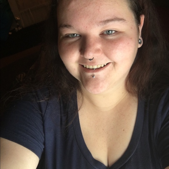 Meet your Posher, Amanda - Picture 1 of 1